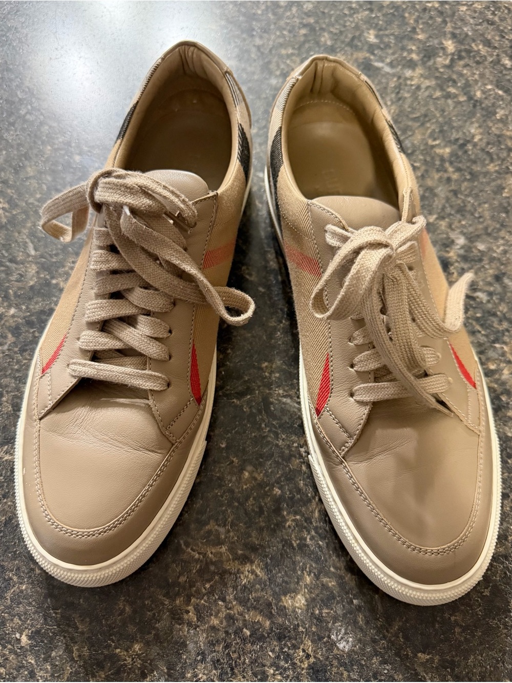 Authentic Burberry Salmond Sneakers in beige House check cotton